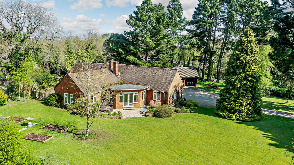 8548049-exterior2...