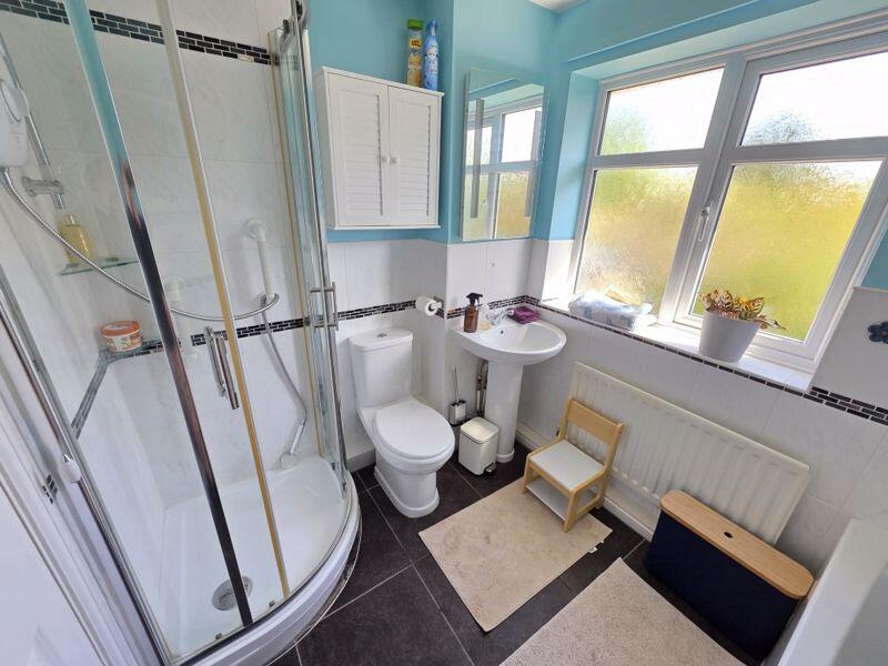 Family Bathroom Additional Image