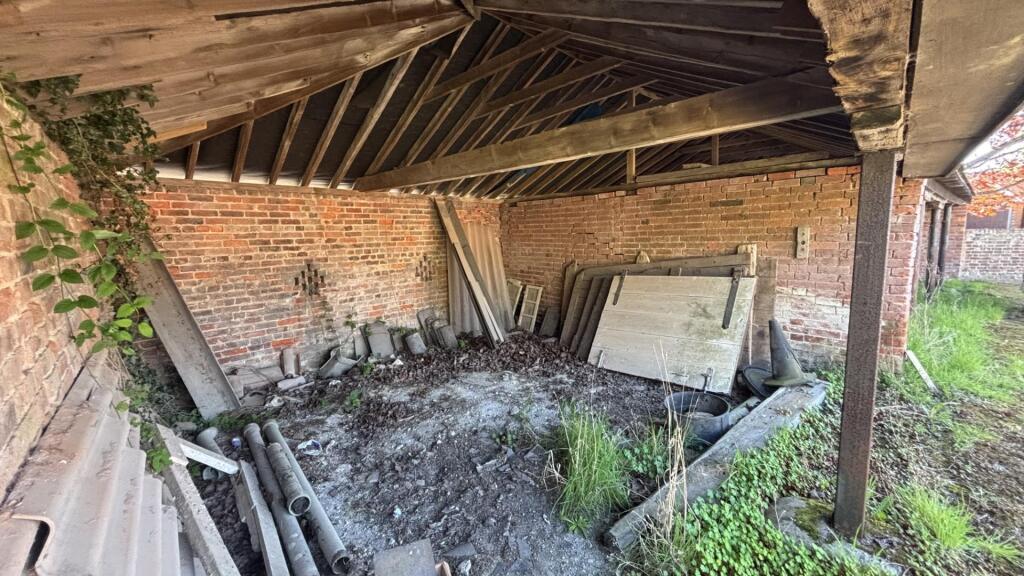 Cart Shed (5).jpg