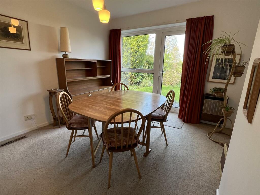 Dining room.jpeg