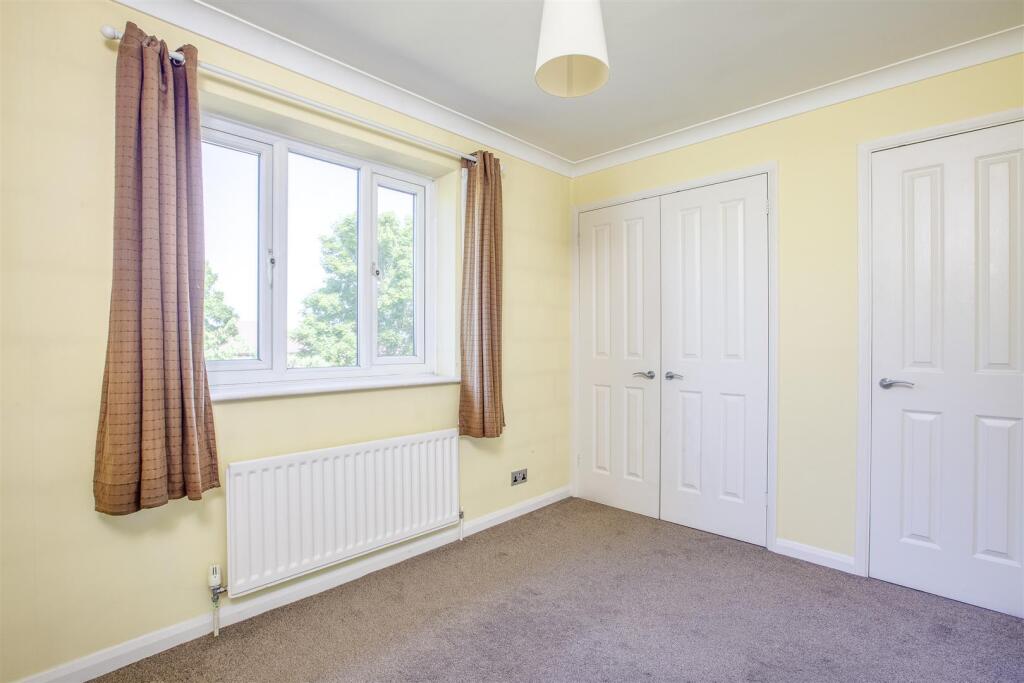 12 Parslow Close, HP21 9JD-1.jpg