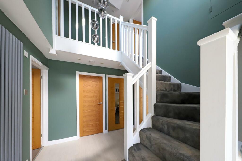 nicholas james hammy way stairs landing_.jpg