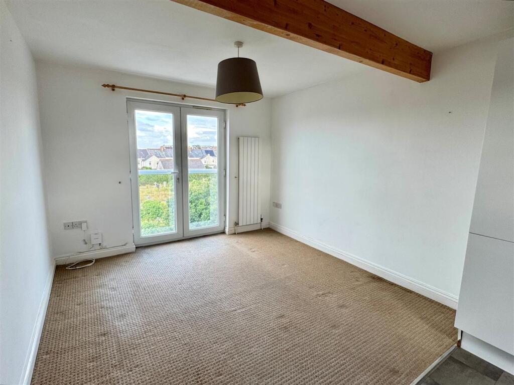 Flat 5, 14 Higher Tower Road Lounge