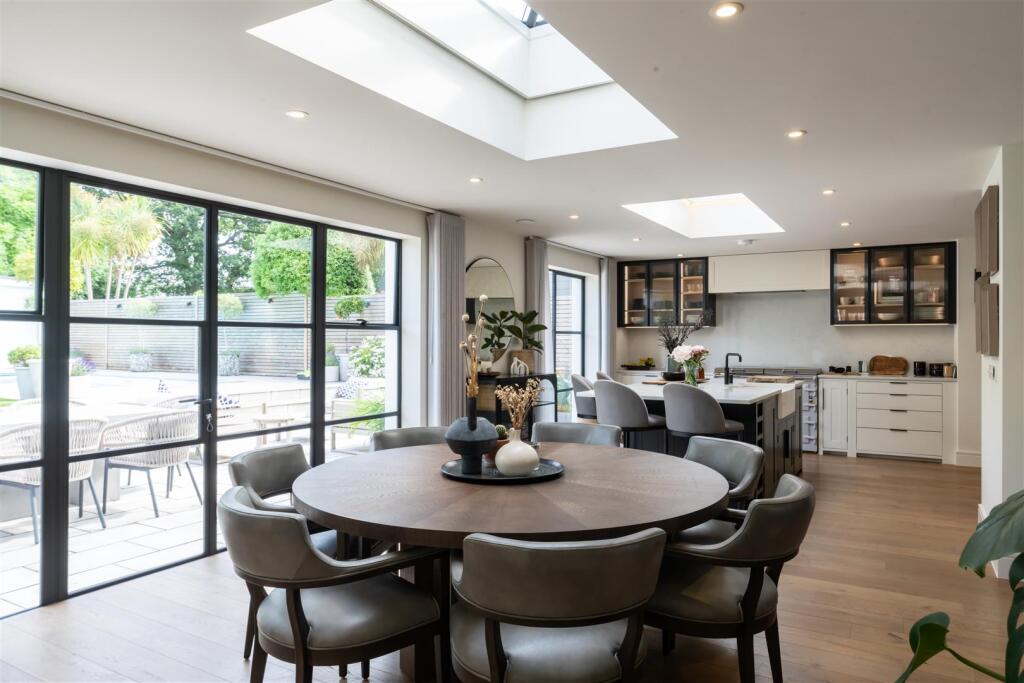 Kitchen/Dining