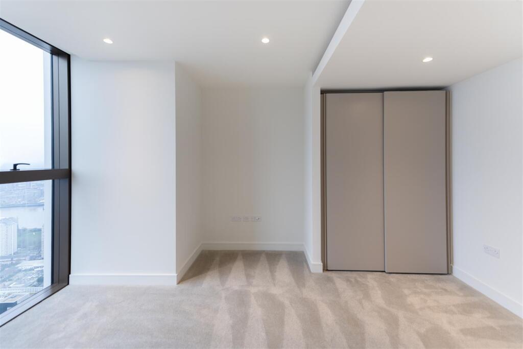 Master Bedroom            .jpg