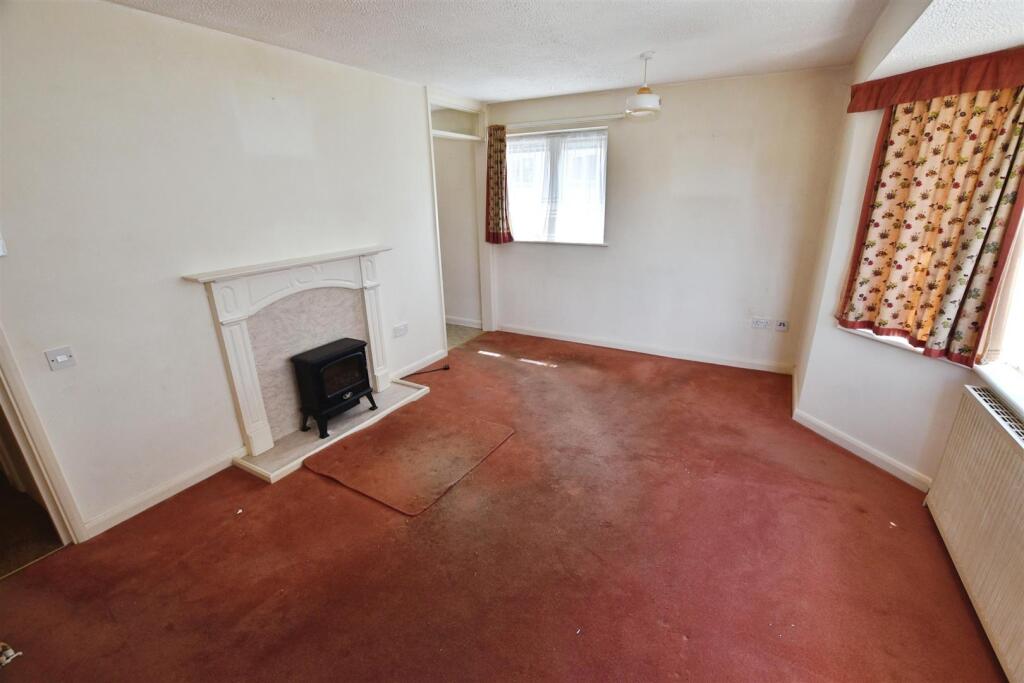 Lounge / Dining Room