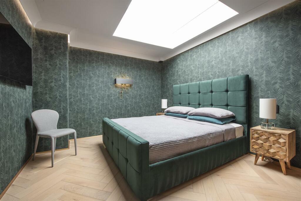 Main Bed 1 .jpg