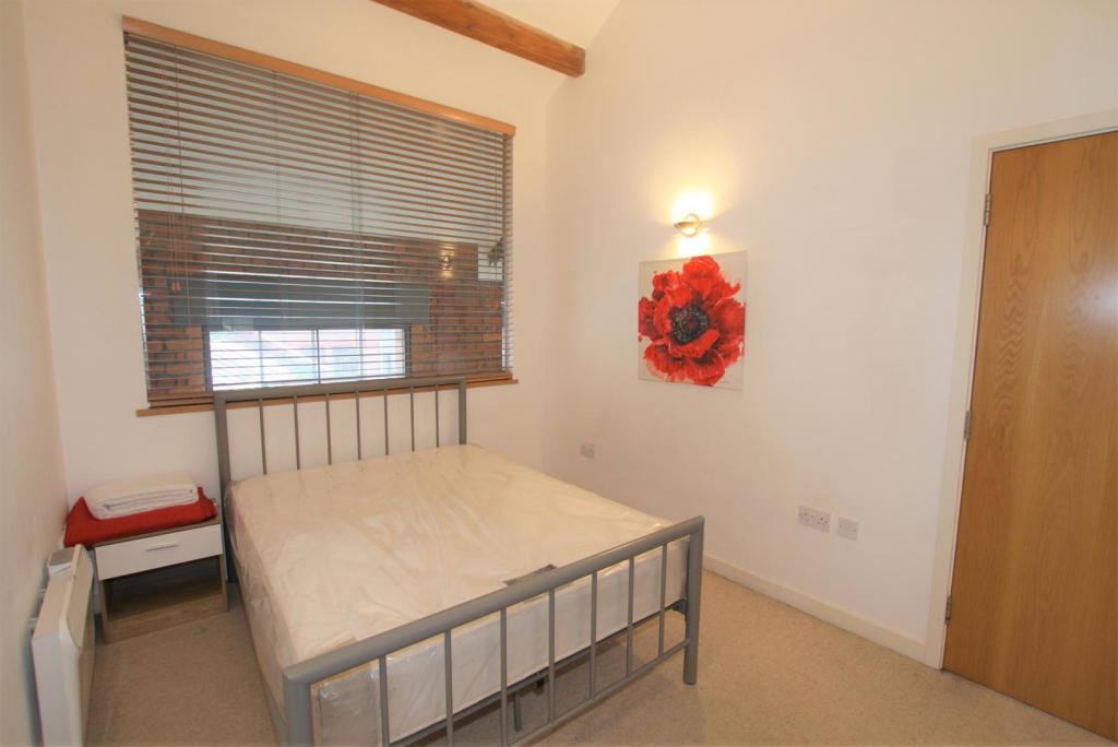 Bed1.jpg