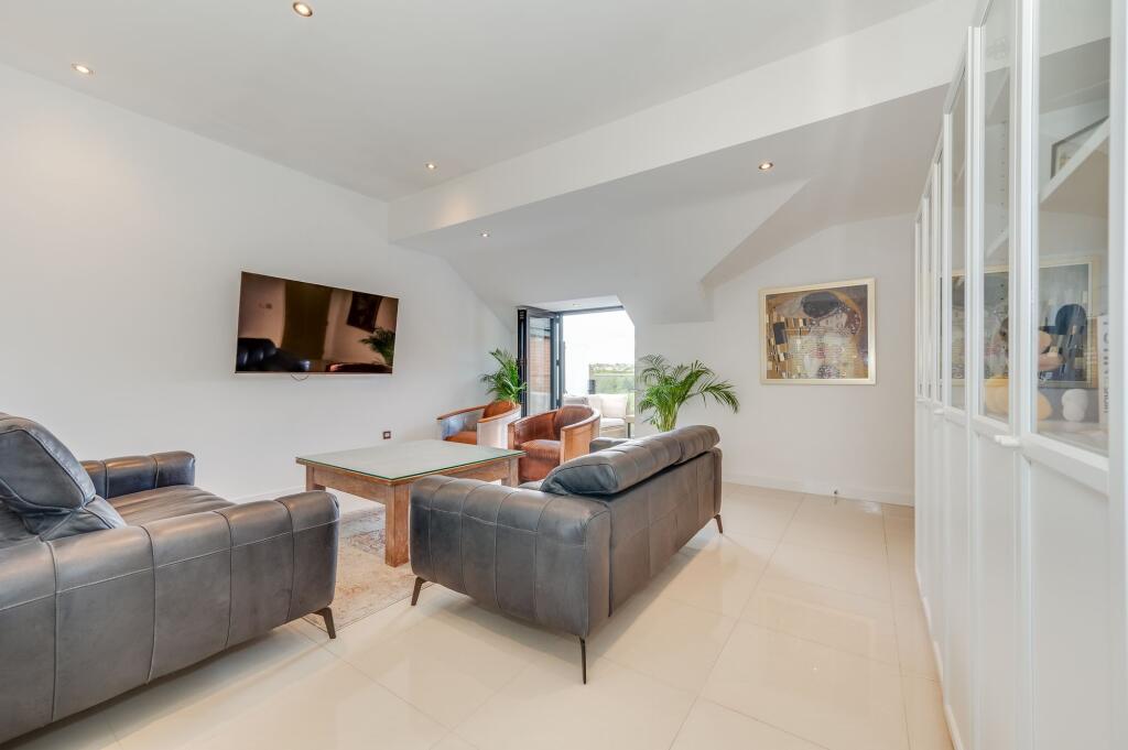 KITCHEN, DINER AND LIVING ROOM