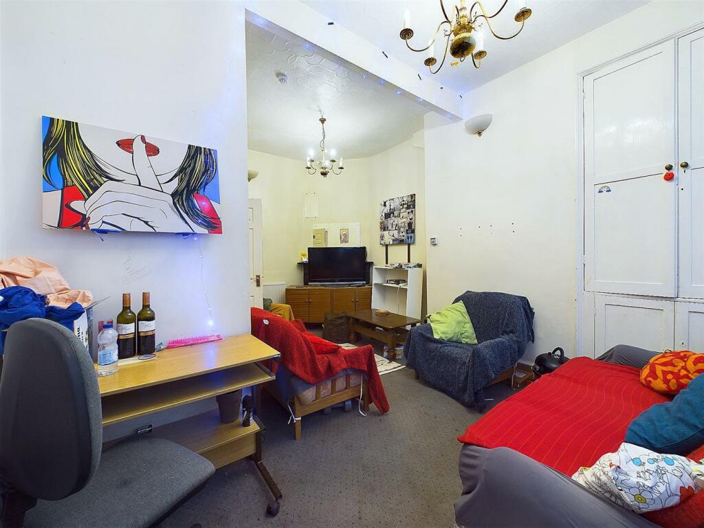 7 - John Street Bristol City Crentre 6-Bed HMO.jpg