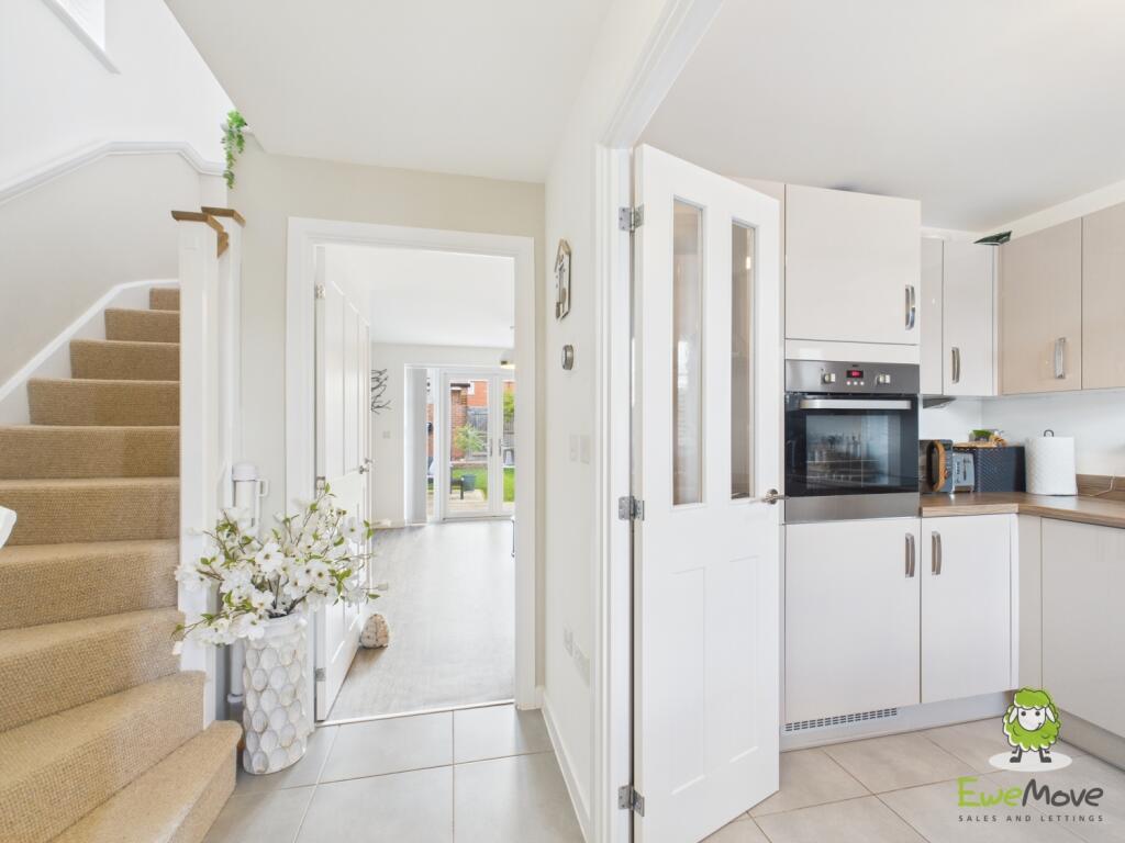 EweMove Estate Agents Basingstoke - Hewitt Road - 