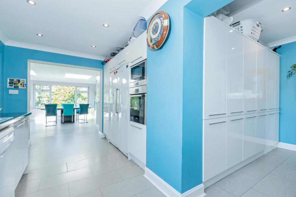 19 Abbots Way_23.JPG