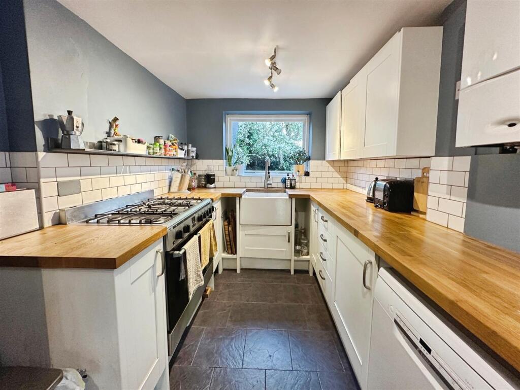 00805851--498E-854F-4B667449DFC7-58366-00001378674