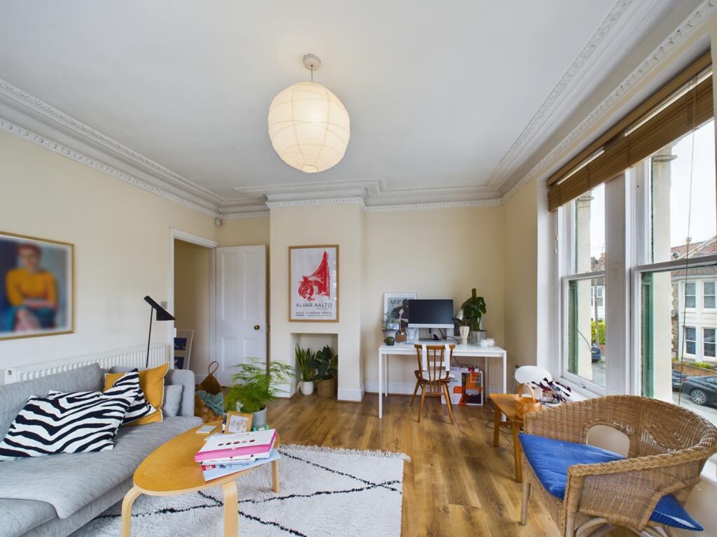 CAM02023G0-PR0037-STILL004