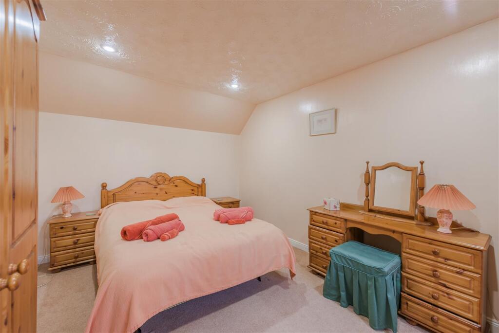 72 Main Street, Netherseal