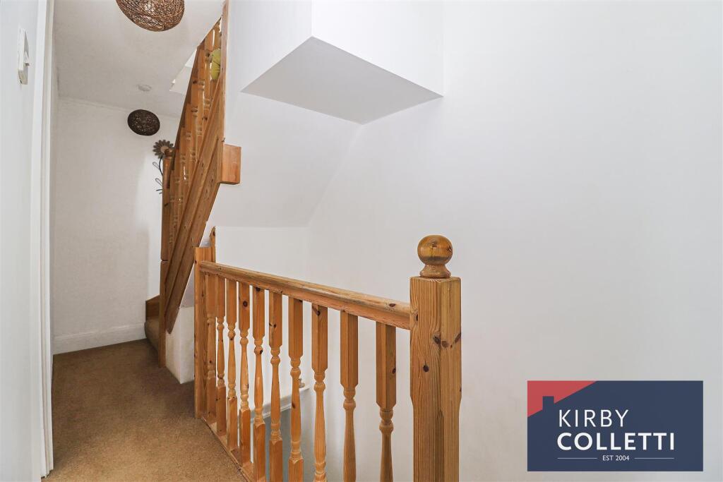 FIRST FLOOR LANDING