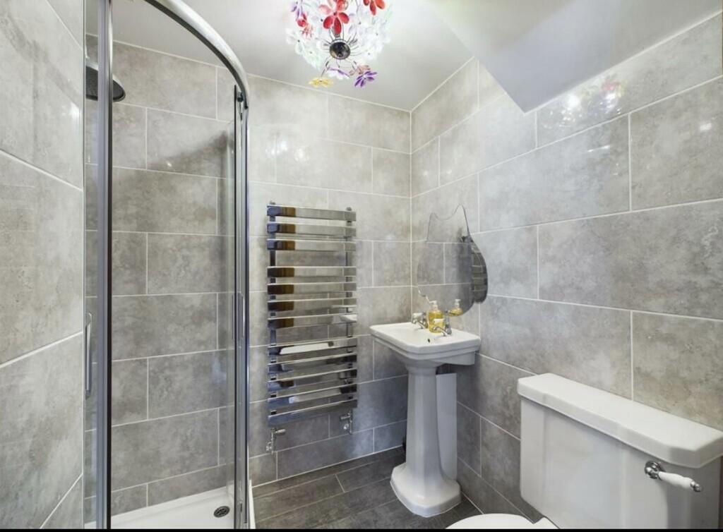 En-Suite Shower/W...