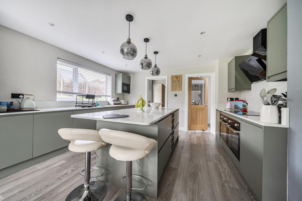 Kitchen / Breakfast Room