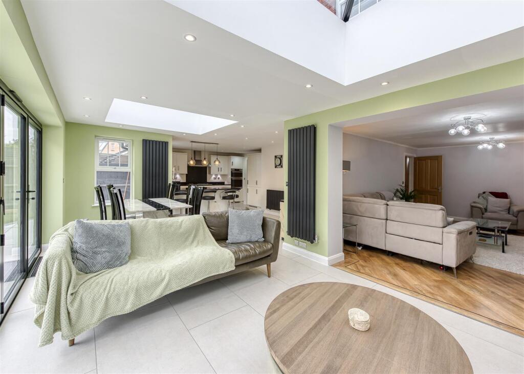 9 Henry Fowler Drive-kitchen7.jpg