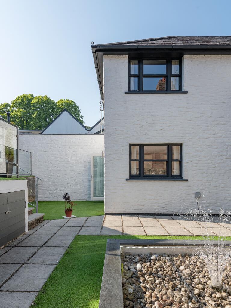 Courtyard Garden, Clarence, Dartmouth Hilltops, Dartmouth