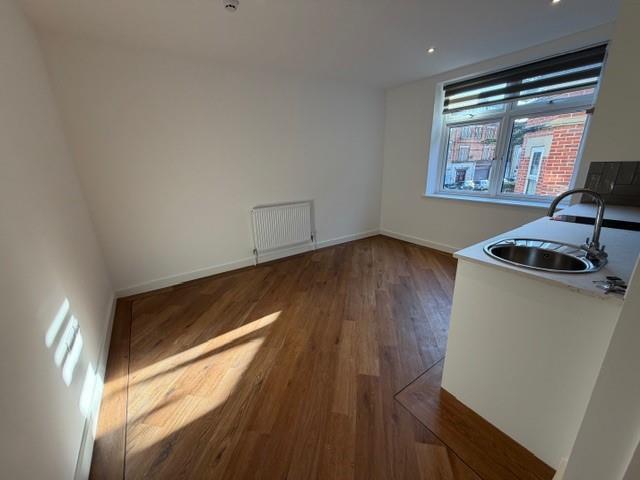 Flat 9 studio room 3.jpg