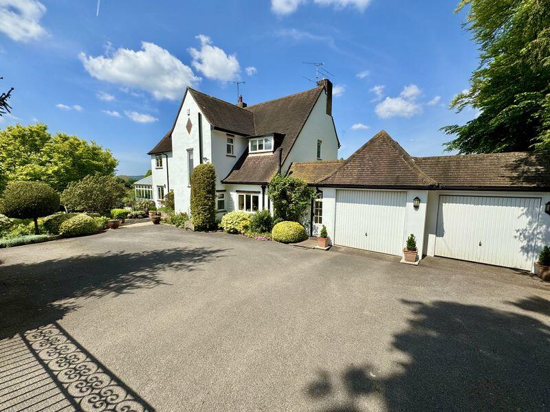 Private Lane, Bourne End  