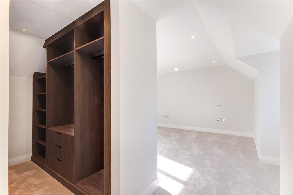 Pearson Dressing Roo