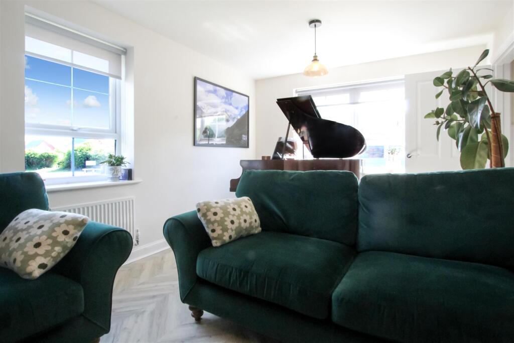 lounge-3-3.jpg