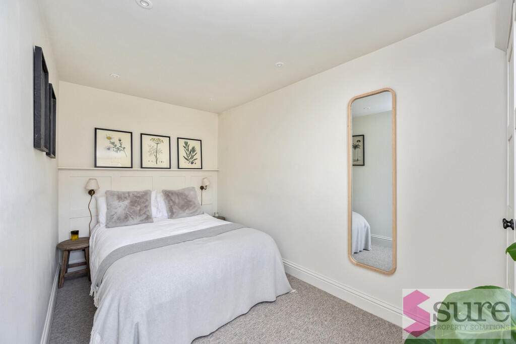 College Place, 36...