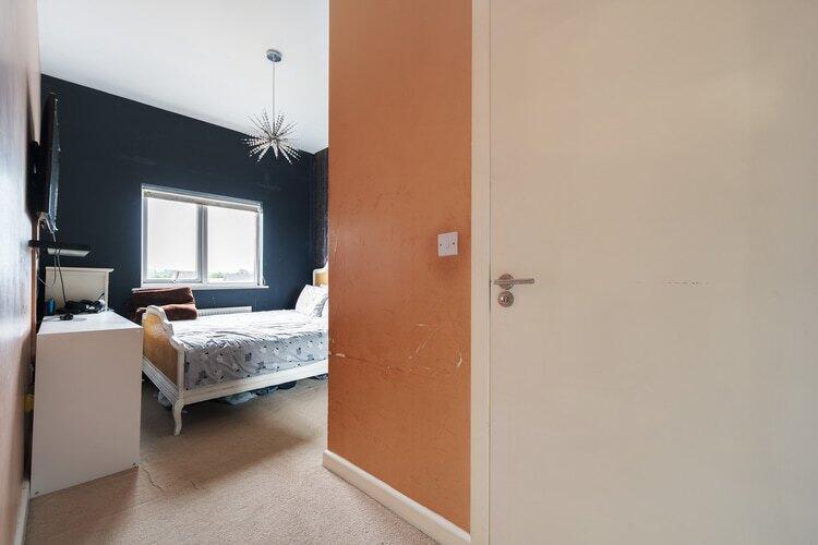 1290237 5 682da4b88480a ARW