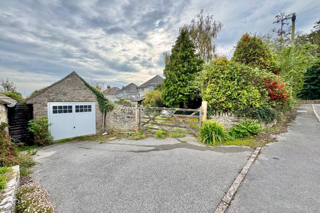 Detached Garage