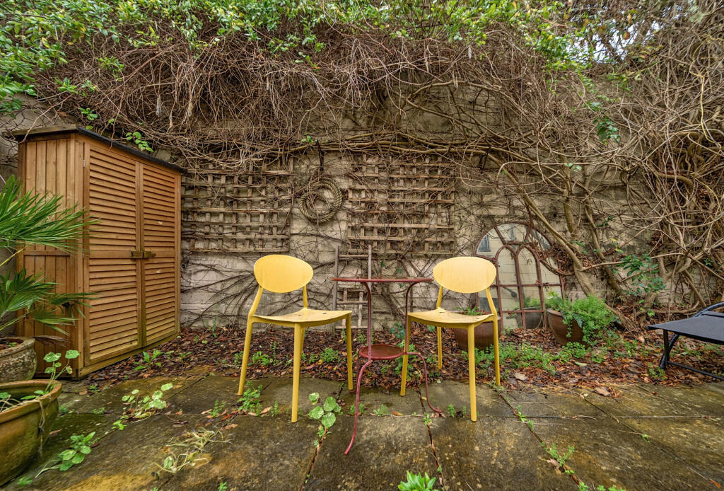 1394294-1-6942988...