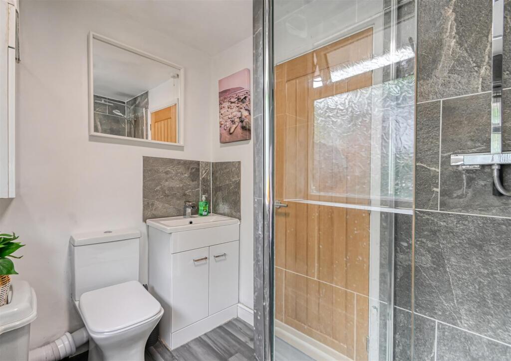 23 Cann Hall Drive-13.jpg