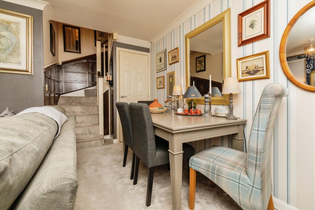 Kitchen/Living Area  4