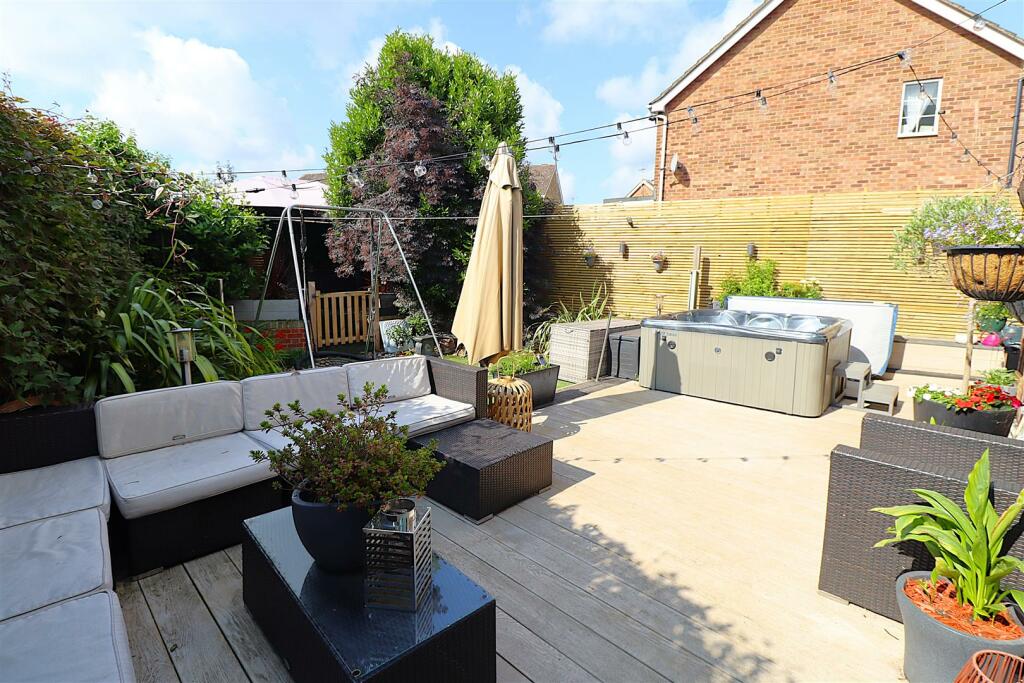 Garden (South Facing)