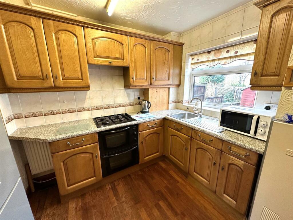 kitchen 1.jpg