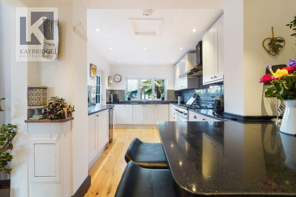 St. Clair Drive, Worcester Park - KT4 8UG