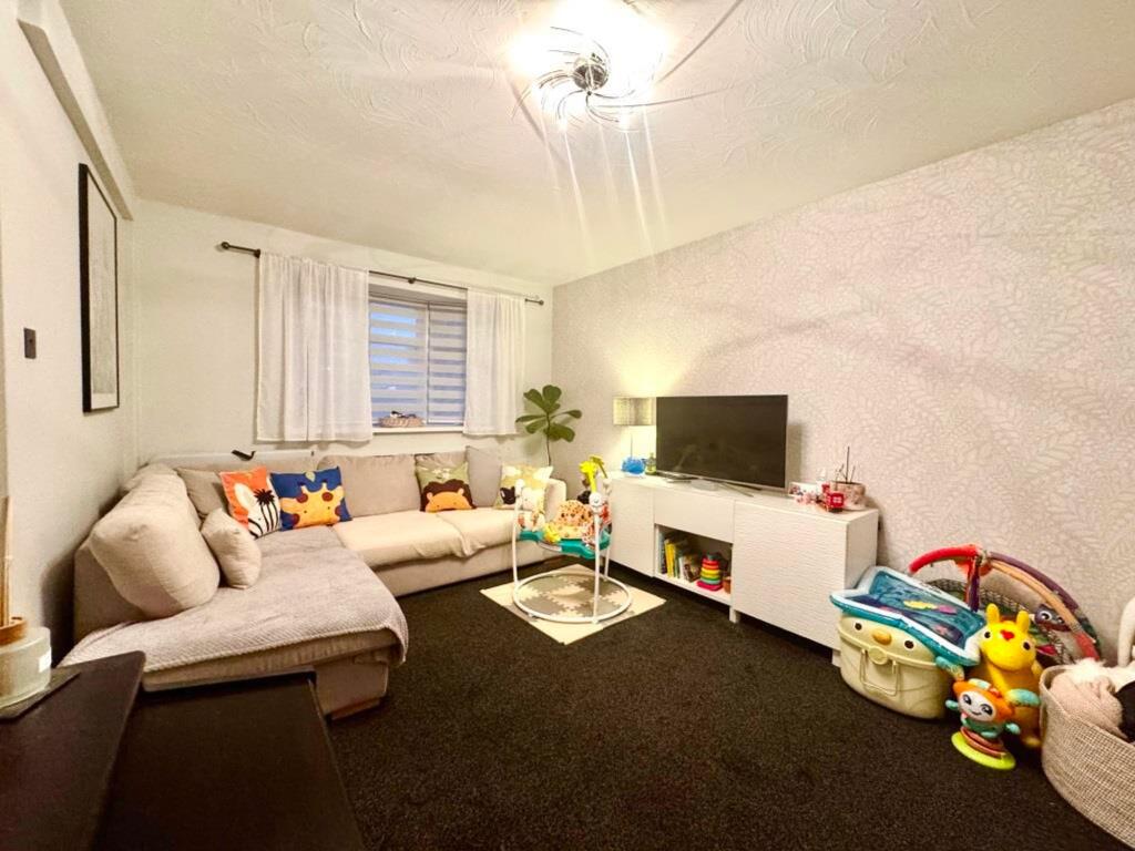 2nd Lounge/Family room