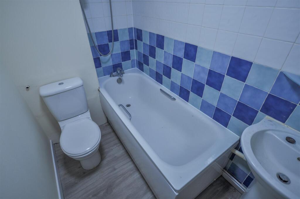 Bathroom.jpg