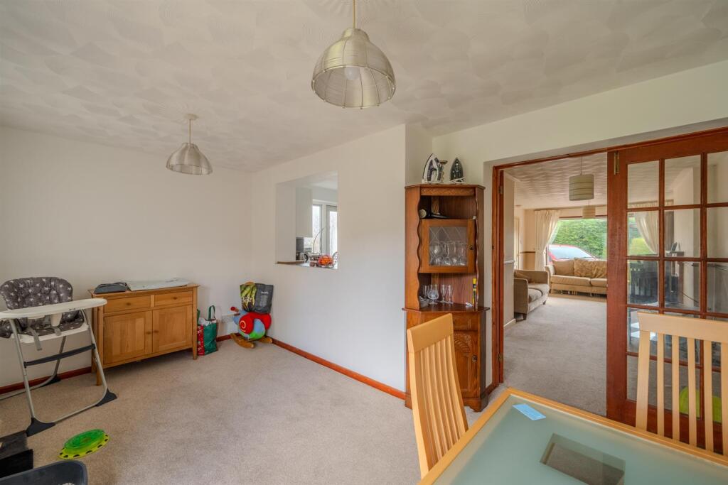 12 Trostrey Close-20.jpg