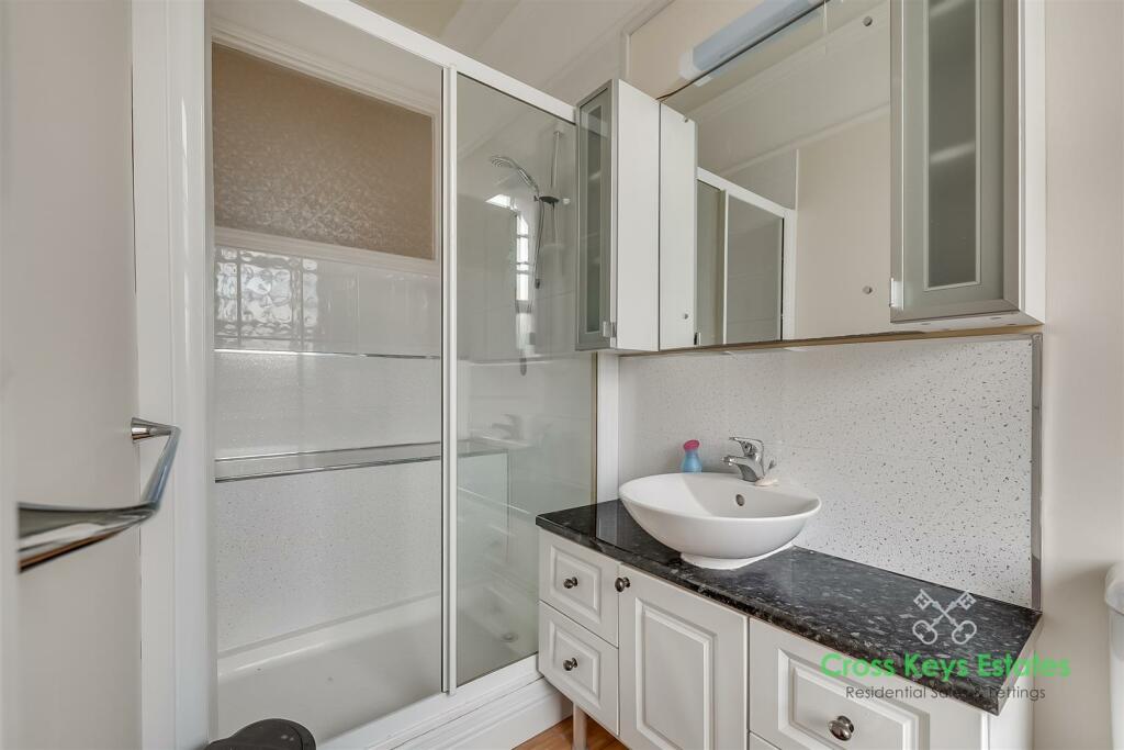 En Suite Shower Room