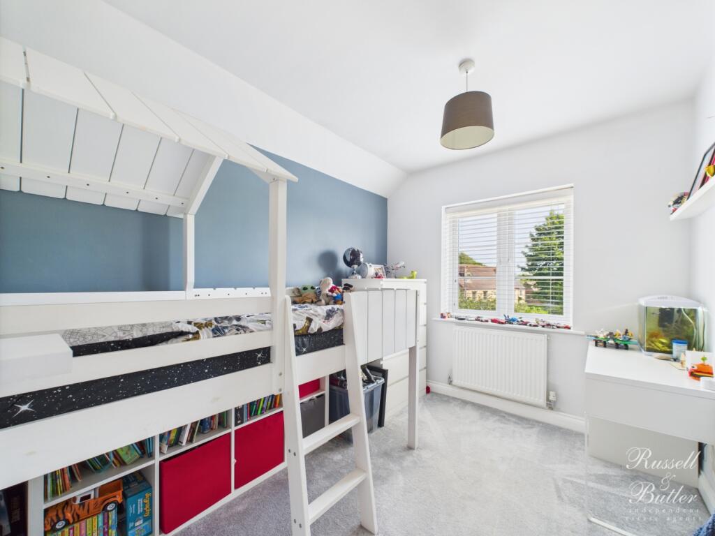 CAM01995G0-PR0322-STILL024