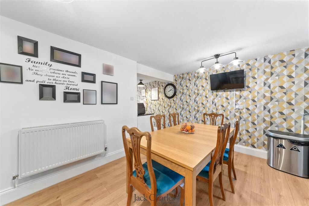 41 Lower Green 22.jpg