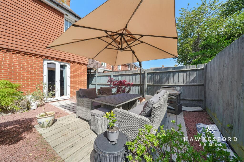 Barnfields Court, Sittingbourne - Garden