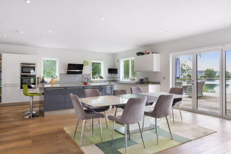 Kitchen/dining area