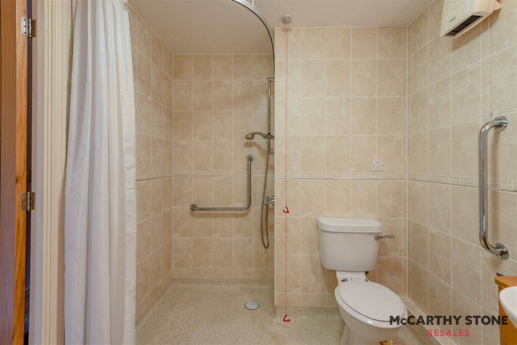 8597350-interior12.JPG