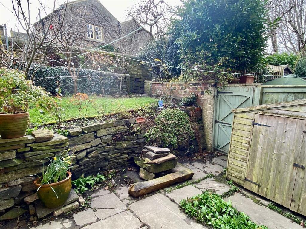 bracken hill 6 garden.jpg