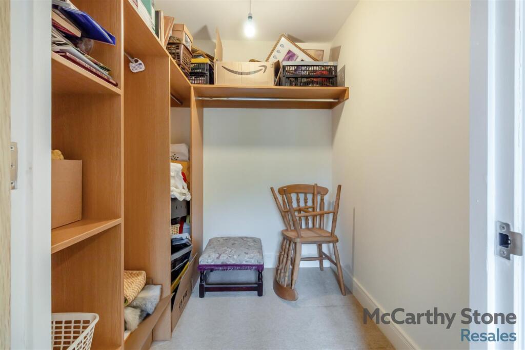 8659806-interior16.jpg