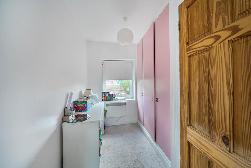 1295962-4-68307d8...