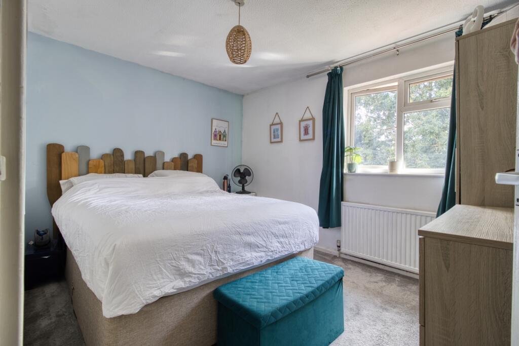 Bedroom 1 - EweMove Swindon South